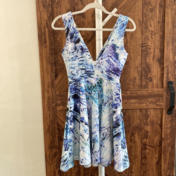 Lipsy London Neoprene circle skirt skater dress fitted bodice - Picture 5 of 15